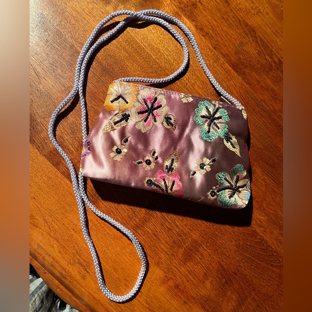 Lilac beaded purse
